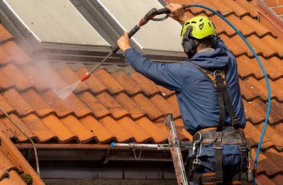 Démoussage et hydrofuge de toiture à Courtelevant
