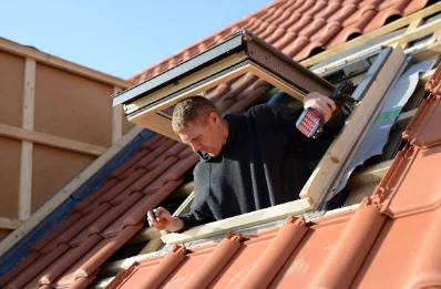 Pose de fenêtres de toit Velux à Courtelevant
